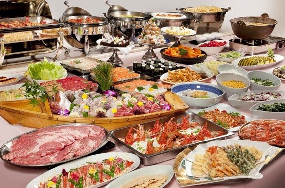 ホテルで味わう特製G7バイキング