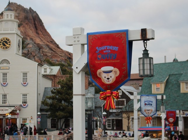 園内を彩る「ジャーニー・ウィズ・ダッフィー」デコレーション