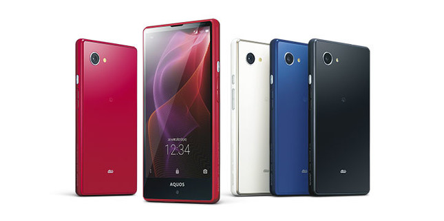 専用フリップカバーを装着すれば閉じたまま電話も