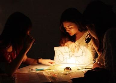 ナゾ解きの様子　※イメージ