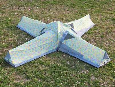 「不便だけどワクワクする」秘密基地テント