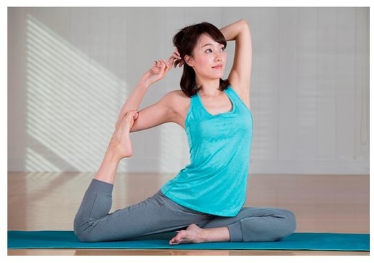 素肌に直接着用することで、肌を健やかに保ち、肌荒れを防ぎ、ハリ、ツヤ、潤いを与える