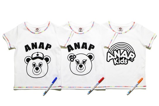 左からナップくん、リップちゃん、ブランドロゴ