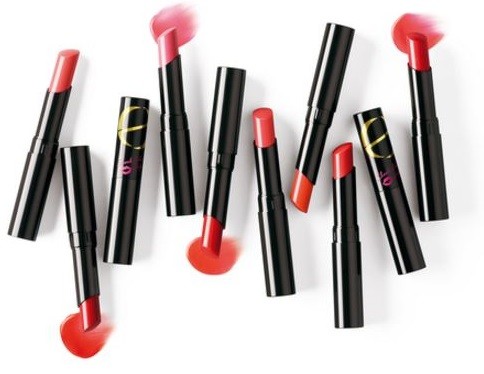 唇本来の色を“隠さず生かす”リップスティック