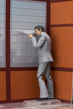 パッケージの背景紙にブラインド付きの課長室を印刷