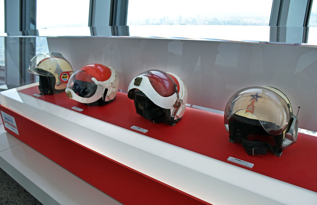 衣装や小道具の展示も