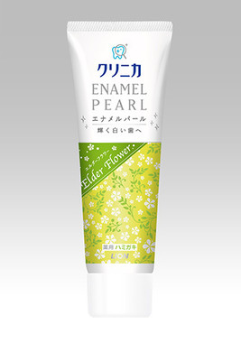 流行のエルダーフラワーを採用