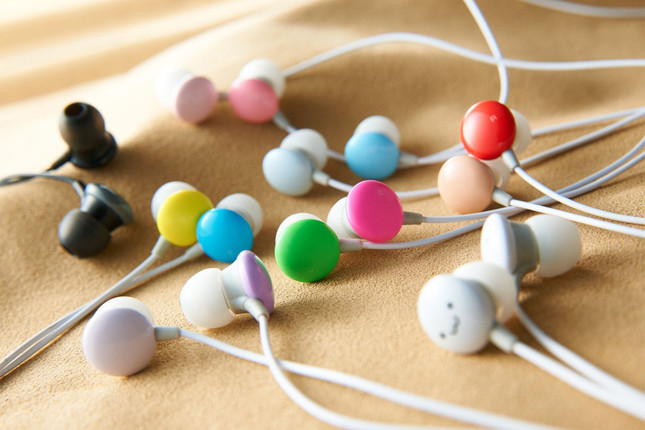 コンパクトながら幅広い音域実現の「Colors」