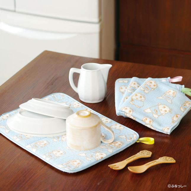 （写真左から）ディッシュマット、キッチンクロス