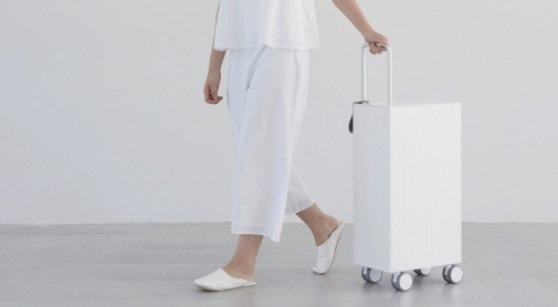 伸縮ハンドルとキャスター装備、家中どこでも使える