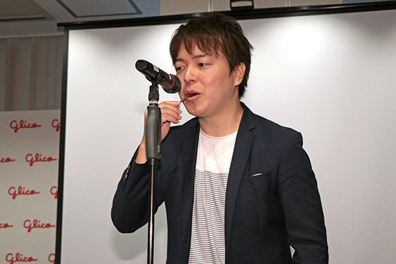 男性代表として、江崎グリコの昆洋行さんがポッキーによる演奏を披露