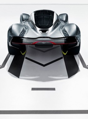アストンマーティンとレッドブル・レーシングが発表した革新的なハイパーカー、コードネーム「AM－RB001」