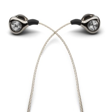 スマホからハイレゾプレーヤーまで対応、2種類のケーブル同梱