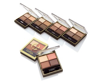 上品な輝きのパールを配合