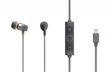 マイク付きリモコン装備、通話もできる