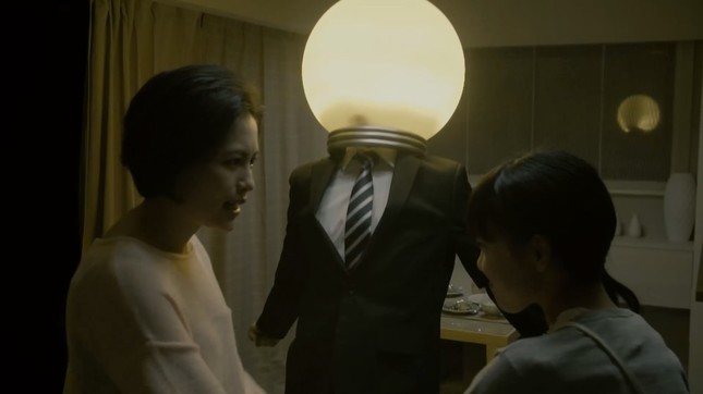 真ん中のキャラが「電球お父さん」