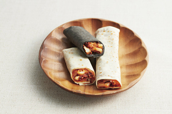 阪神名物いか焼きの「イカヤキーノ（プレーン生地・いかスミ生地）」