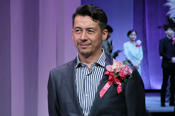 桐島ローランドさんのフォトグラファーチームが参加者の記念撮影を担当