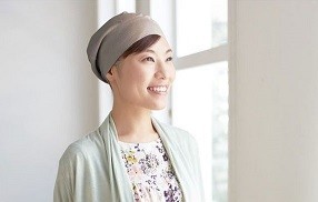 医療現場や患者の声から生まれた頭皮にやさしいサポートキャップ