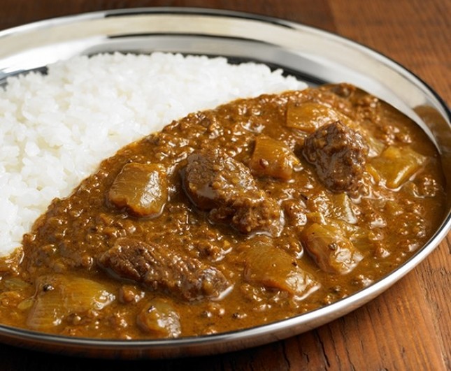 粗びきのスパイス感と風味がいきた味わい