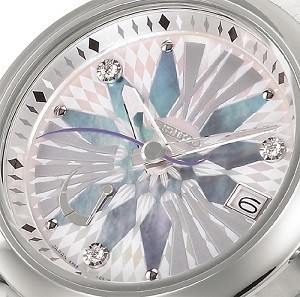 幾何学模様とダイヤモンドが美しい高級ウオッチ