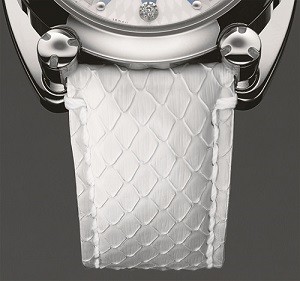 幾何学模様とダイヤモンドが美しい高級ウオッチ