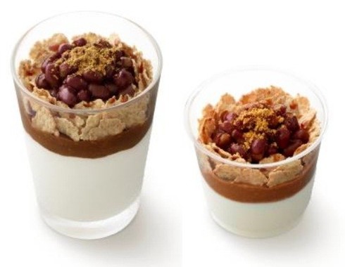 玄米フレークシェイク　あずきと黒蜜きなこ　レギュラー(左)＆プチ