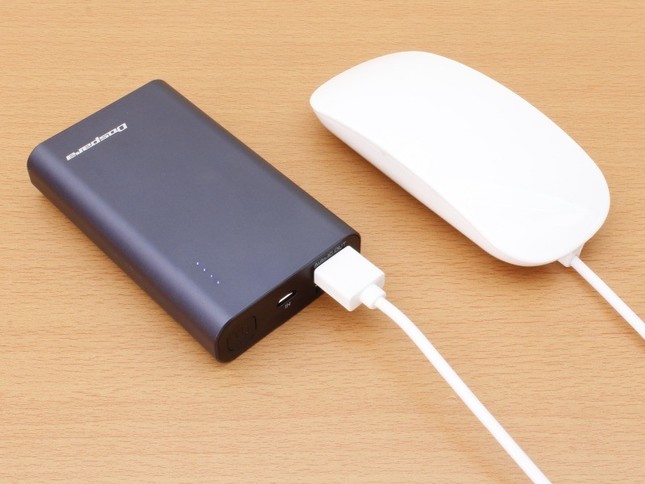 USB充電器やモバイルバッテリーなどから給電して使用