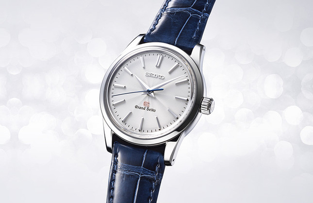 「メカニカル限定モデル　天海祐希セレクトストラップつきスペシャルパッケージ」