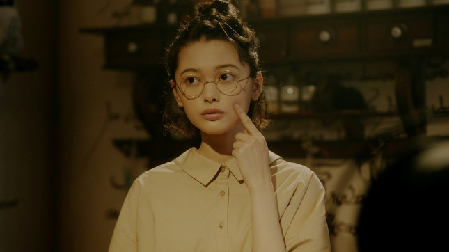 最初は内気で地味な少女だった主人公も…