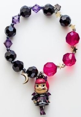 ゴムブレスレット、税込1万7280円