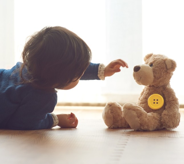 ぬいぐるみになじむボタン型