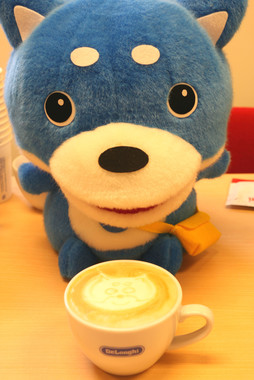 「ラテアートを書いてもらったじぇい！」