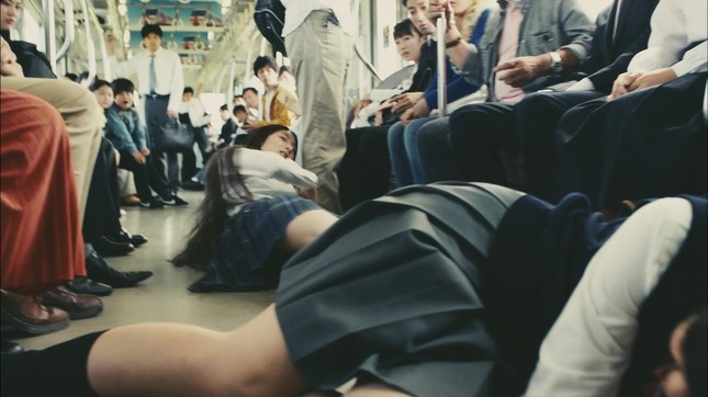 他の乗客はあぜんとするばかり