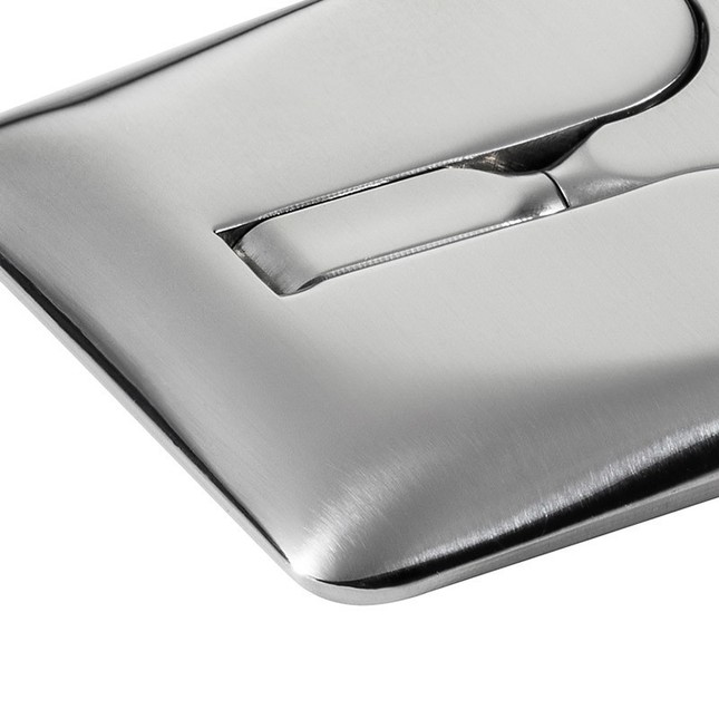 主張しすぎない美しさ、流線形のフォルム
