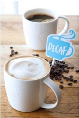 ディカフェ　ドリップ　コーヒー（上）とディカフェ　スターバックス　ラテ