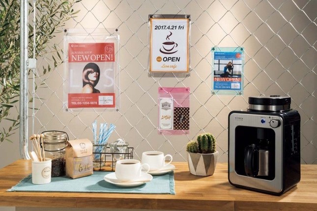 4点のマグネットでフェンスにも留まる