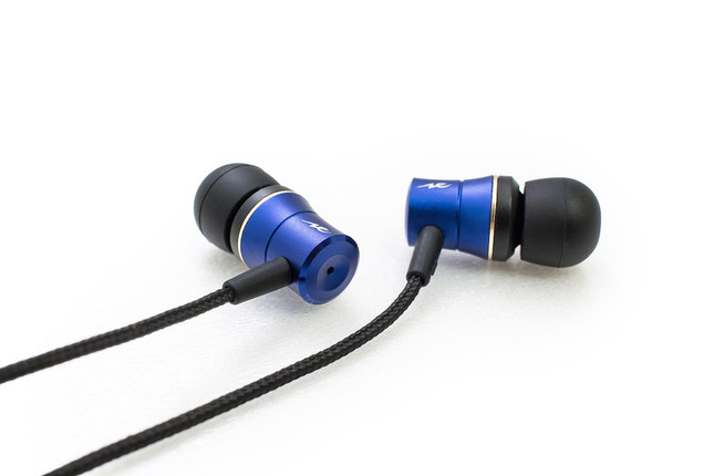 アルミハウジングにより不要な振動を抑制