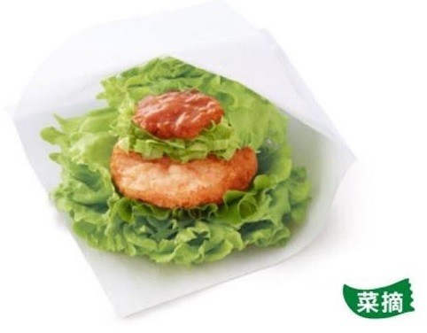 味わい深い蟹チリソースを、シャキシャキのレタスでさっぱりと楽しむことができるという