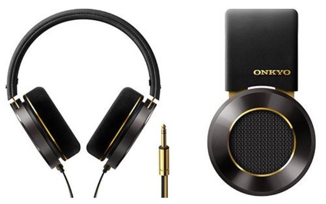 極太ヘッドバンドと柔らか素材のイヤーパッド、快適な装着感