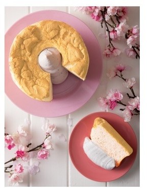 さくらの風味を感じられる生地とホイップクリーム