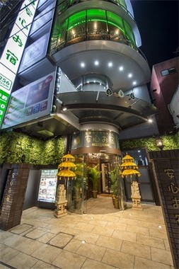 「安心お宿プレミア新宿駅前店」