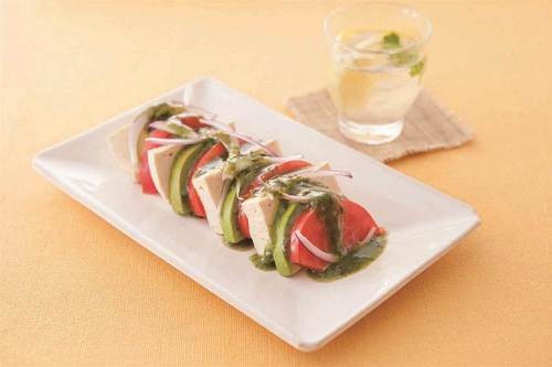 調理例　パクレーゼ～トマトと豆腐のアジア風前菜～