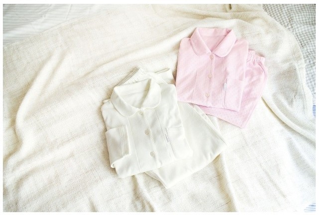 （左から）ラムコスムース、ラムコ接結天竺（どちらもレディス）