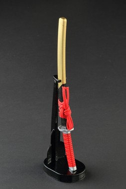 掛け台に置かれた信長モデル