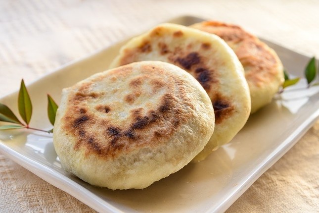 ご出発の際には長野の郷土料理「おやき」を