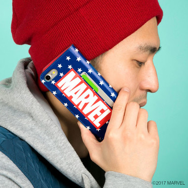 閉じたまま画面の確認や着信の応答、通話ができる