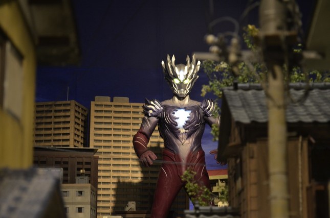 「巨大バトルジオラマ」コーナーは、平成のウルトラヒーローが主人公