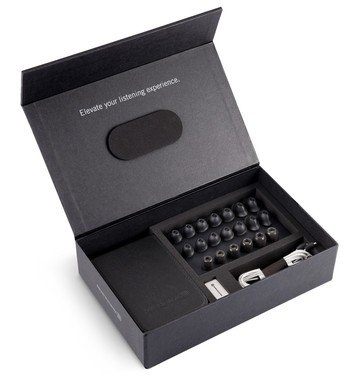 シリコン製イヤーピ－スなど付属