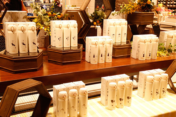 これまたストア限定品の「VERY×THERMOS 限定コラボモデル」